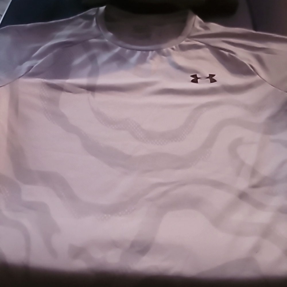 Under armour gray nice workout shirt